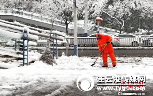  合肥街头雪景。　夏莹 摄