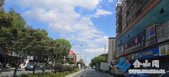 镇江新区大路镇圌峰路 龚舒林摄