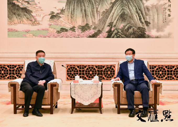 省委书记娄勤俭会见调研工作组一行。交汇点记者 肖勇/摄