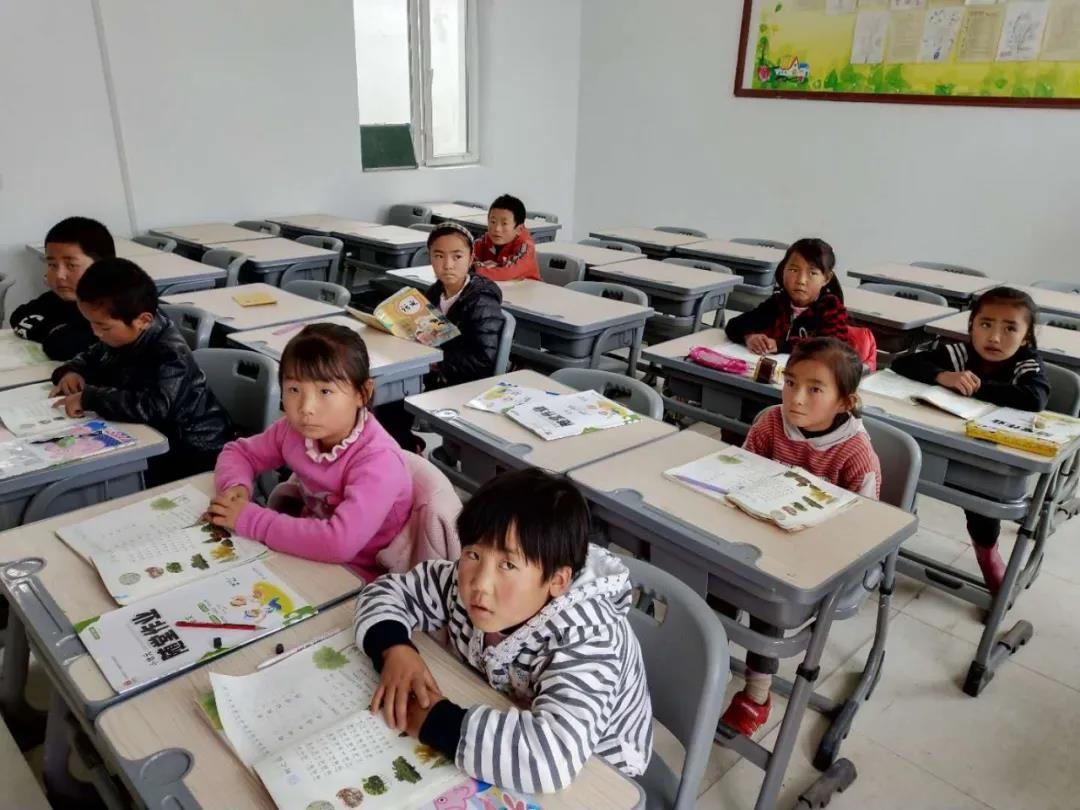 香里胡拉学校的孩子们搬进了新校舍。吴琼/摄