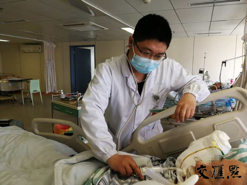 南京市第一医院急诊科副主任医师沈华