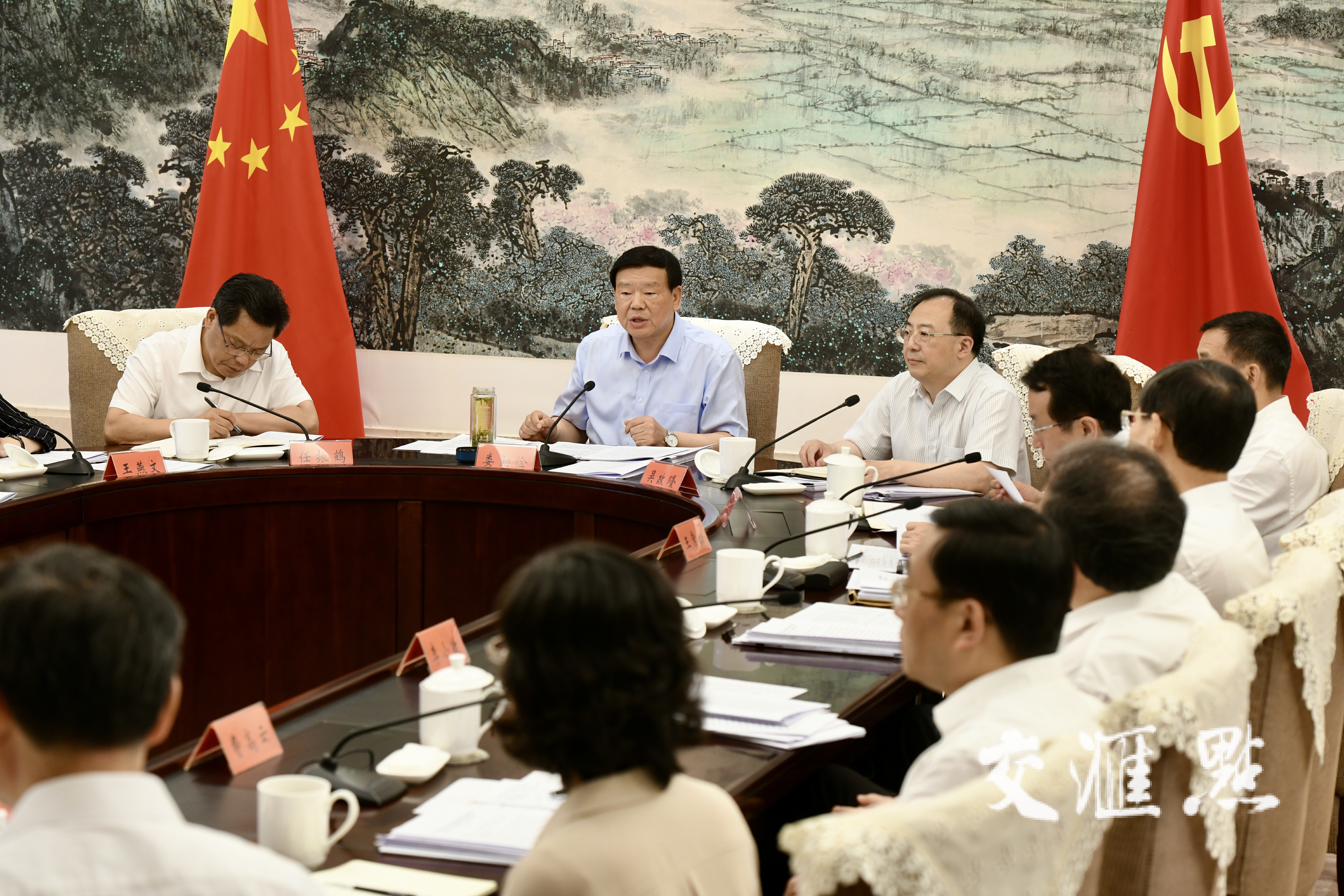 7月13日，省委全面深化改革委员会召开第十三次会议，省委书记、省委全面深化改革委员会主任娄勤俭主持会议。交汇点记者 肖勇/摄