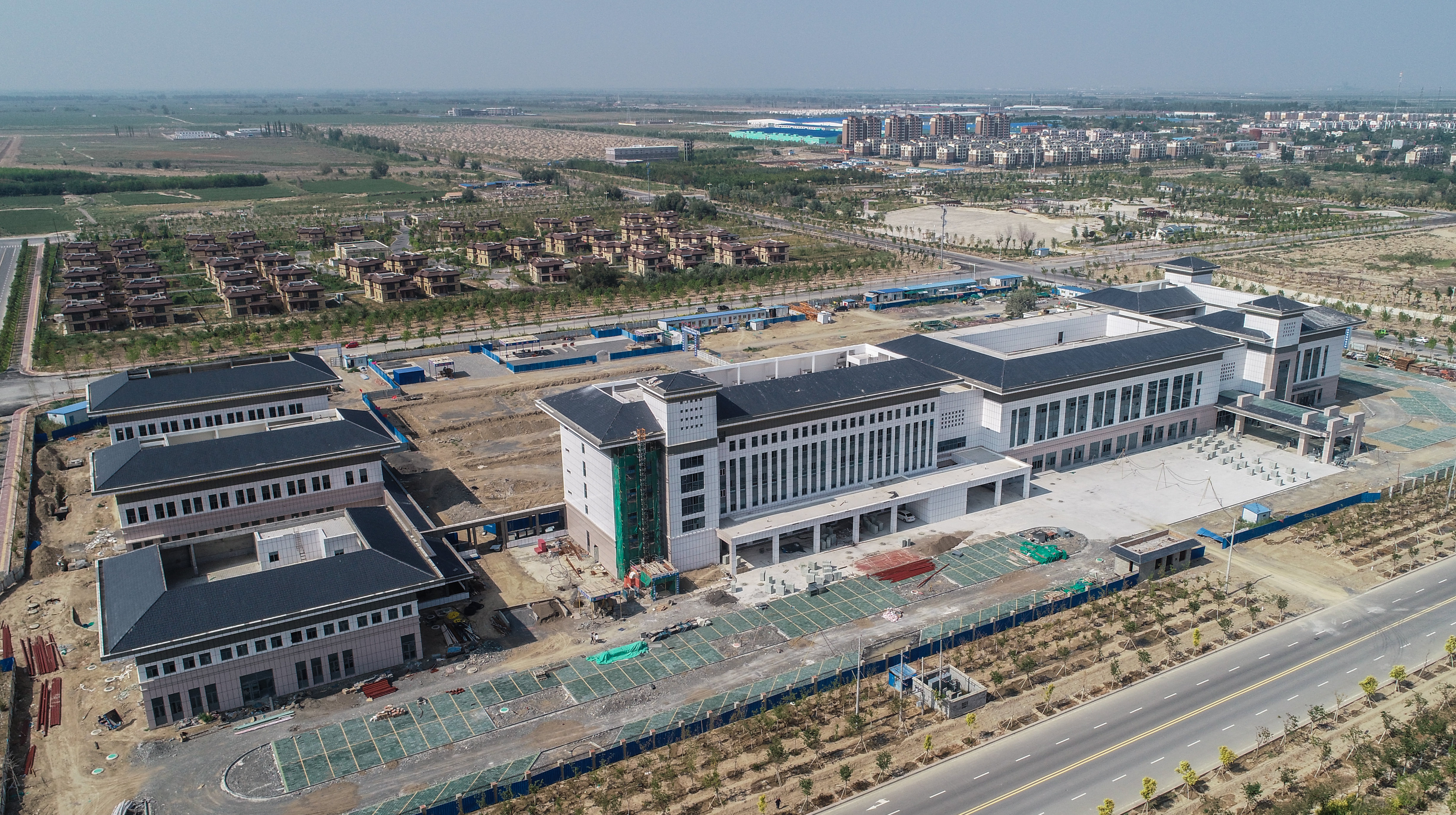 援建项目—第七师胡杨河市人民医院。