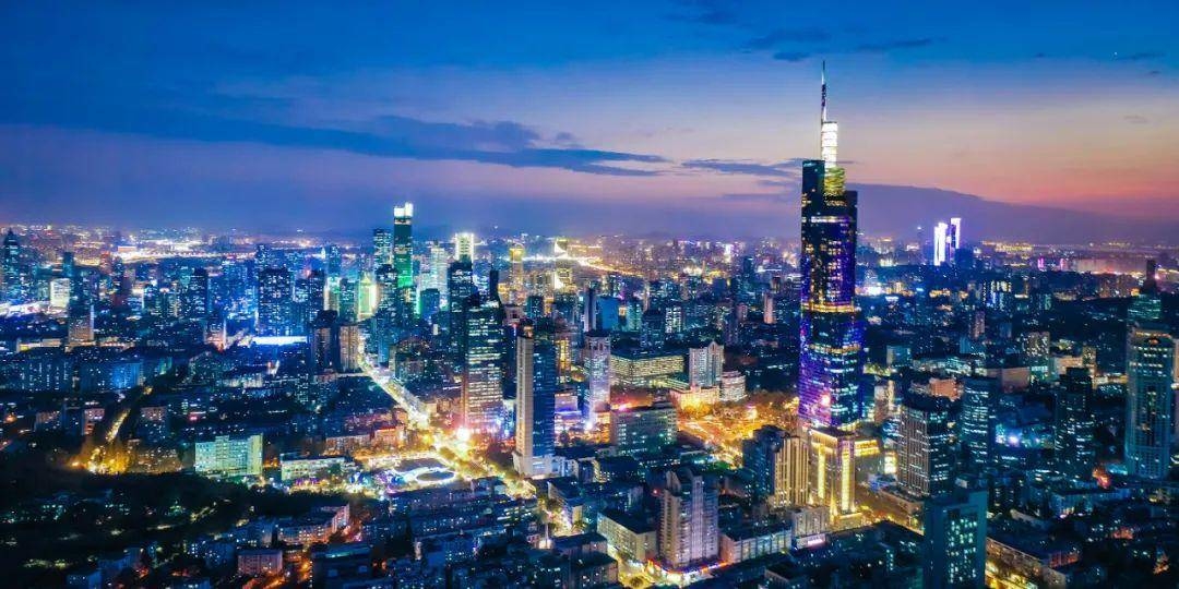 南京璀璨夜景。南报融媒体记者 董家训 摄
