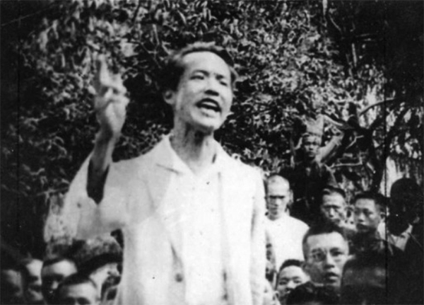 省港大罢工期间，邓中夏向工人群众演讲