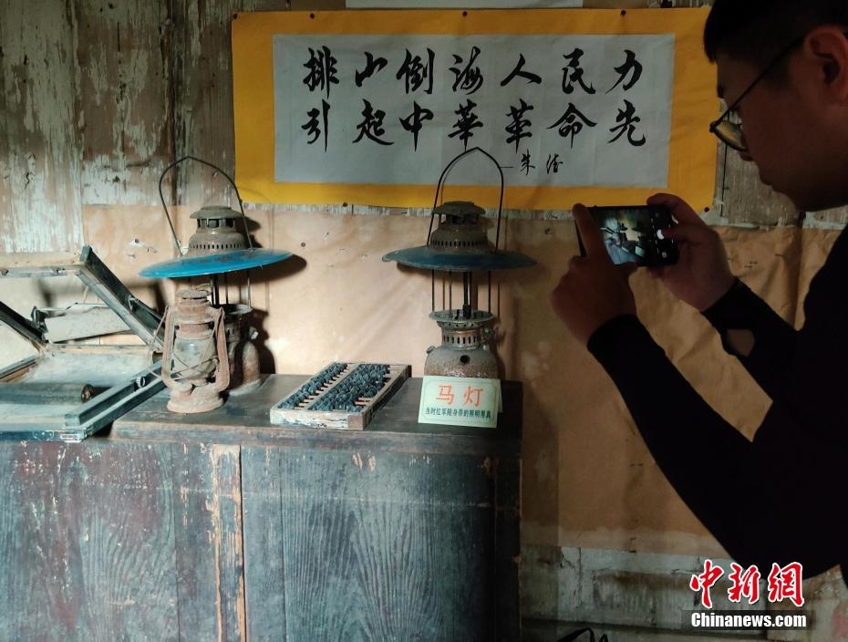 【网络媒体革命老区行】退休老教师做义务红色讲解员近二十年