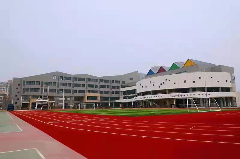 学校内景.jpg