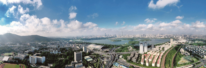 玄武湖湖光山色风景如画。通讯员 冯家清 记者 乐涛/摄