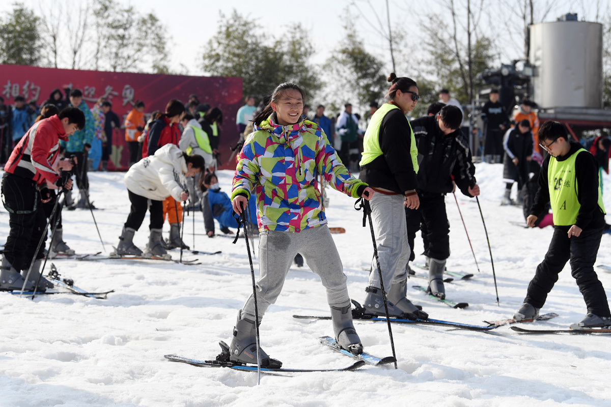 淮安古运河滑雪场 万程鹏/摄