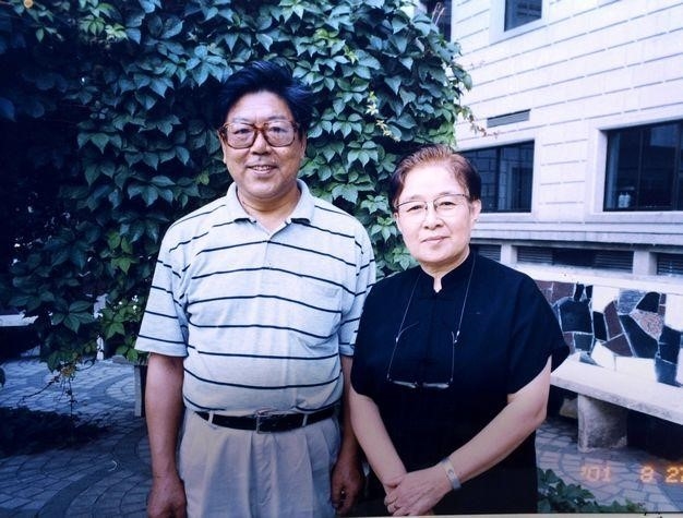 2009年张枚同与作曲家谷建芬在北京