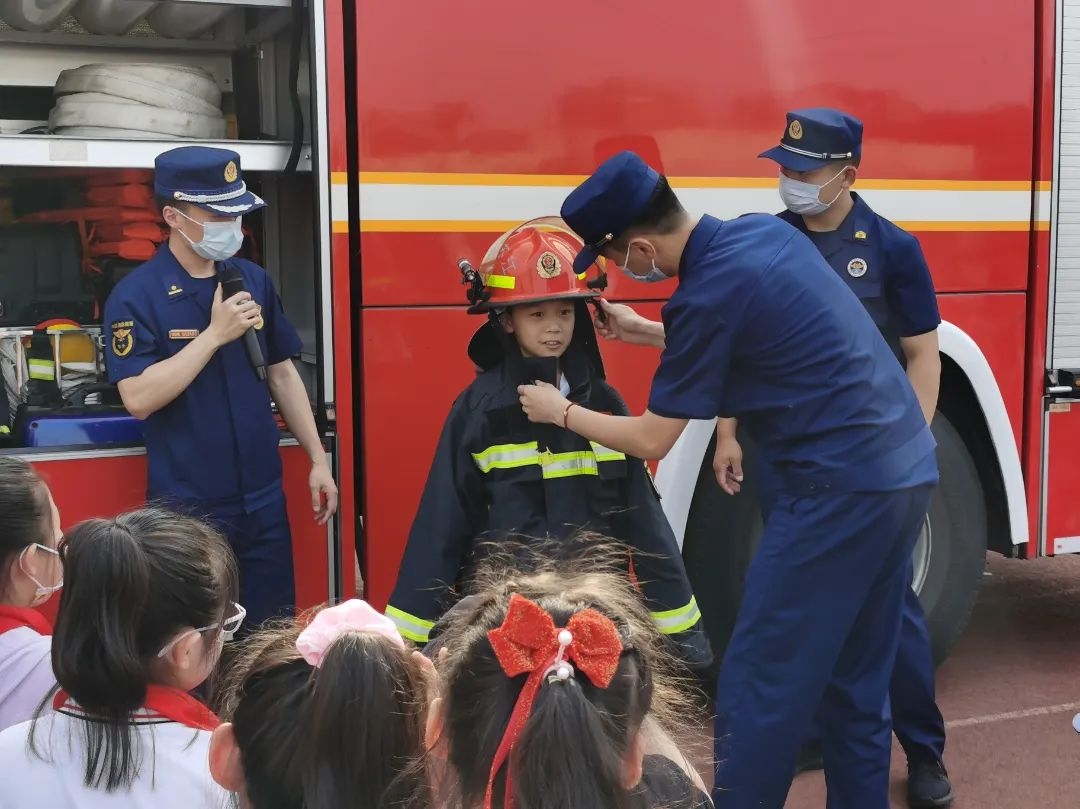 图14 20220年6月17日消防安全进校园.jpg 图片