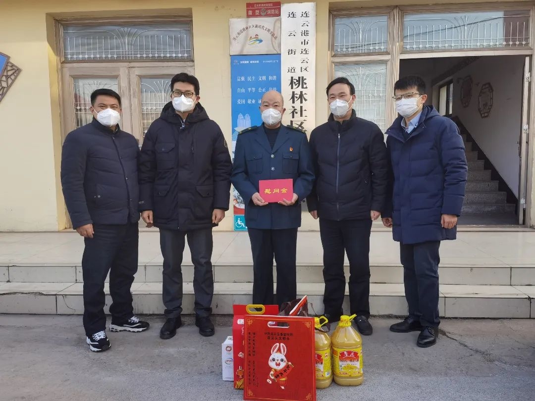 中国好人、江苏省道德模范提名葛军(中间).jpg 图片