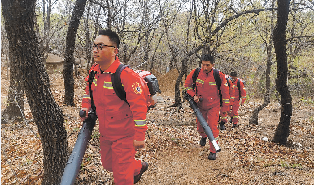 文明实践·时代新风︱清明假期  他们默默坚守在一线