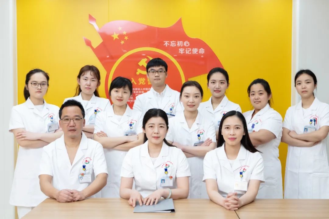 医疗团队.jpg 图片
